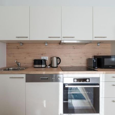 Hm • Sleek 1Br Home With Balcony Wien Exterior foto